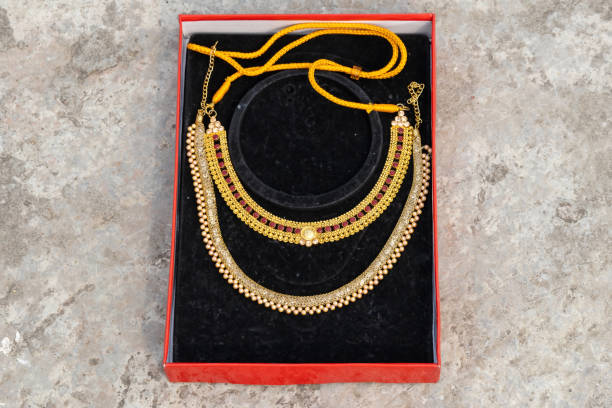 How to Style a Choker Necklace for Any Occasion Style a Choker Necklace