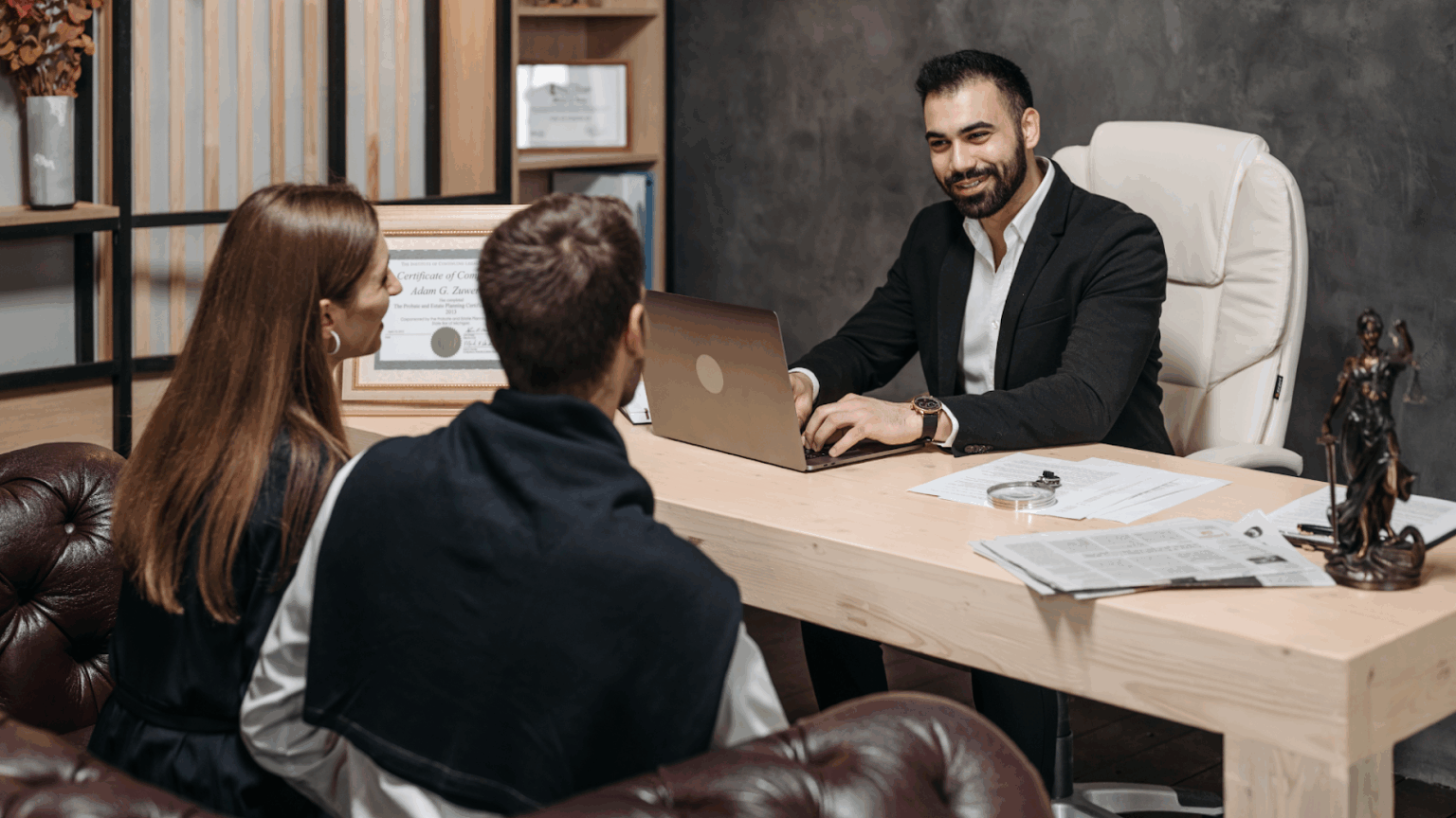 How Divorce Lawyers Handle Division of Real Estate and Mortgages Divorce Lawyers Handle Division